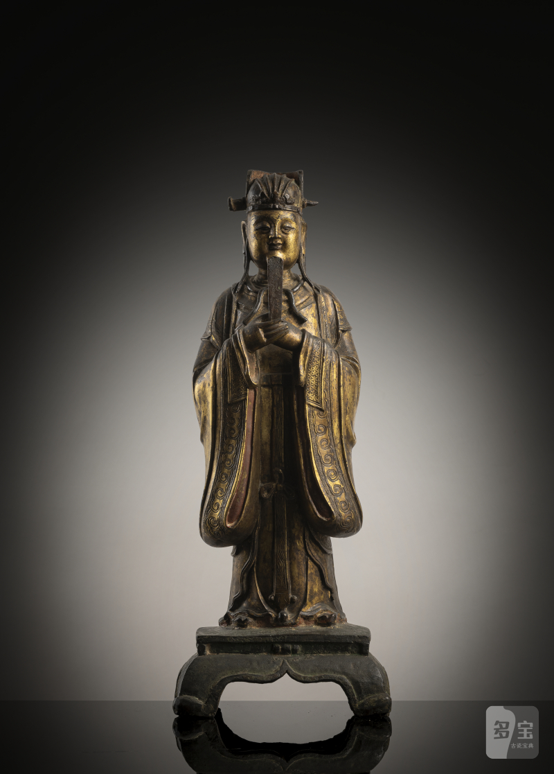 A gilt-bronze of Tianguan on a pedestal, holding a sceptre - 图1